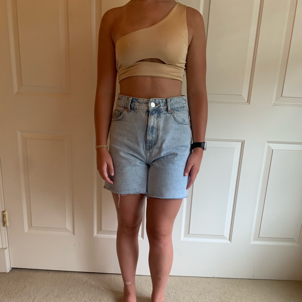 One shoulder top